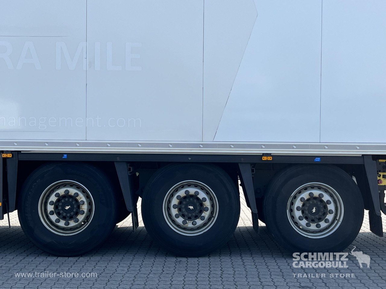 Schmitz Cargobull Tiefkühler Multitemp Doppelstock Trennwand 