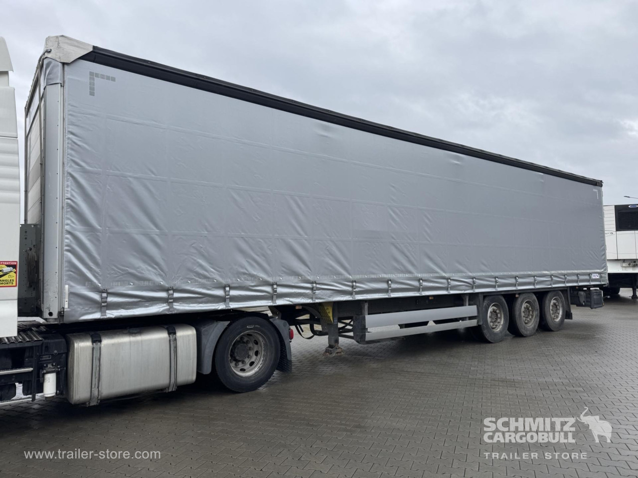 Schmitz Cargobull Curtainsider Standard 