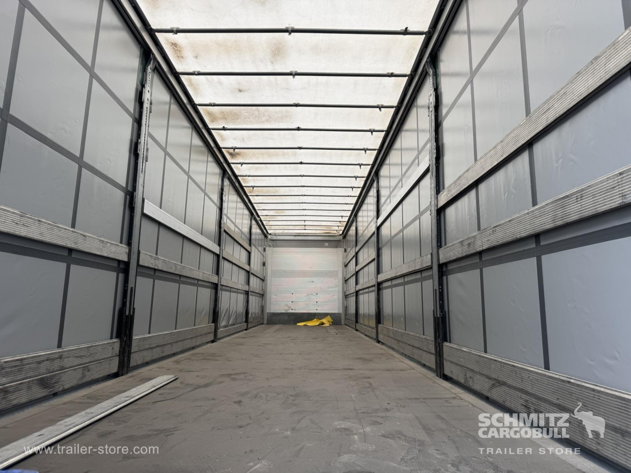 Schmitz Cargobull Curtainsider Standard 
