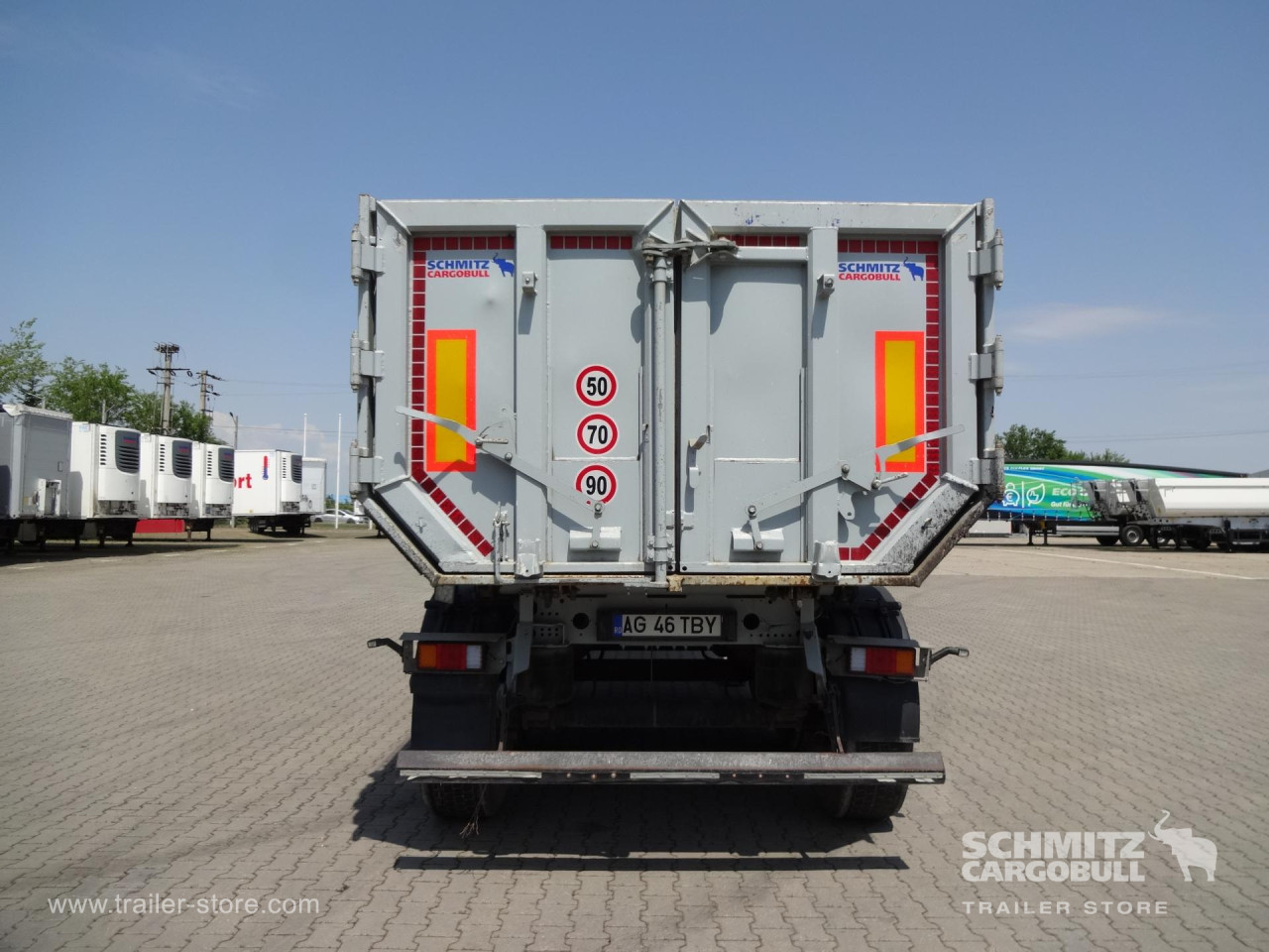 Schmitz Cargobull Tipper Steel half pipe body 252m³ 