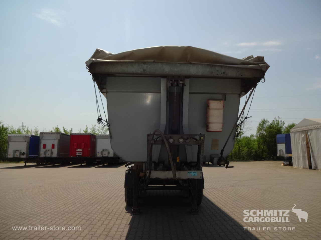 Schmitz Cargobull Tipper Steel half pipe body 252m³ 