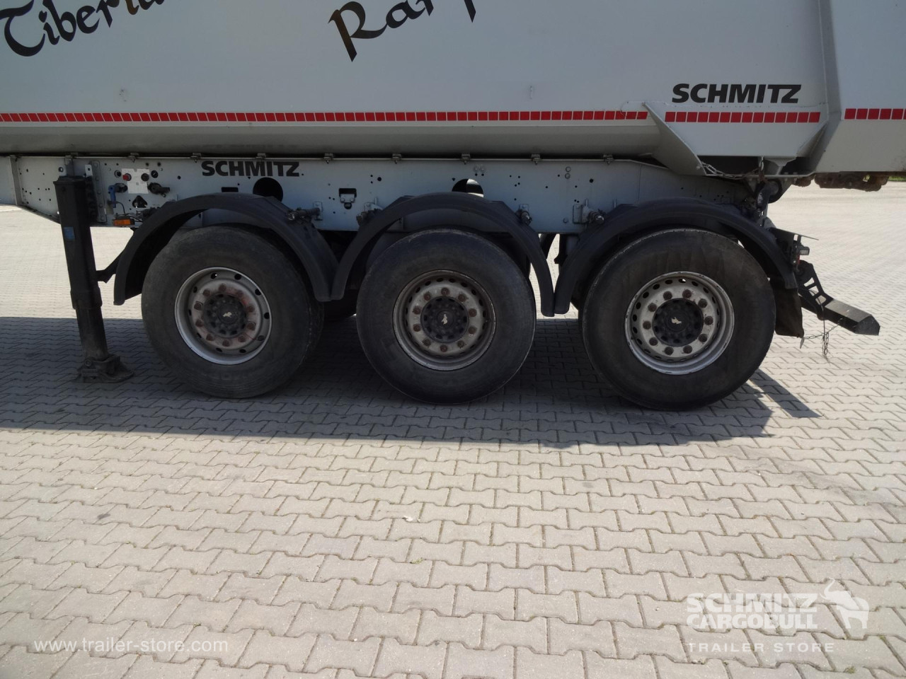 Schmitz Cargobull Tipper Steel half pipe body 252m³ 
