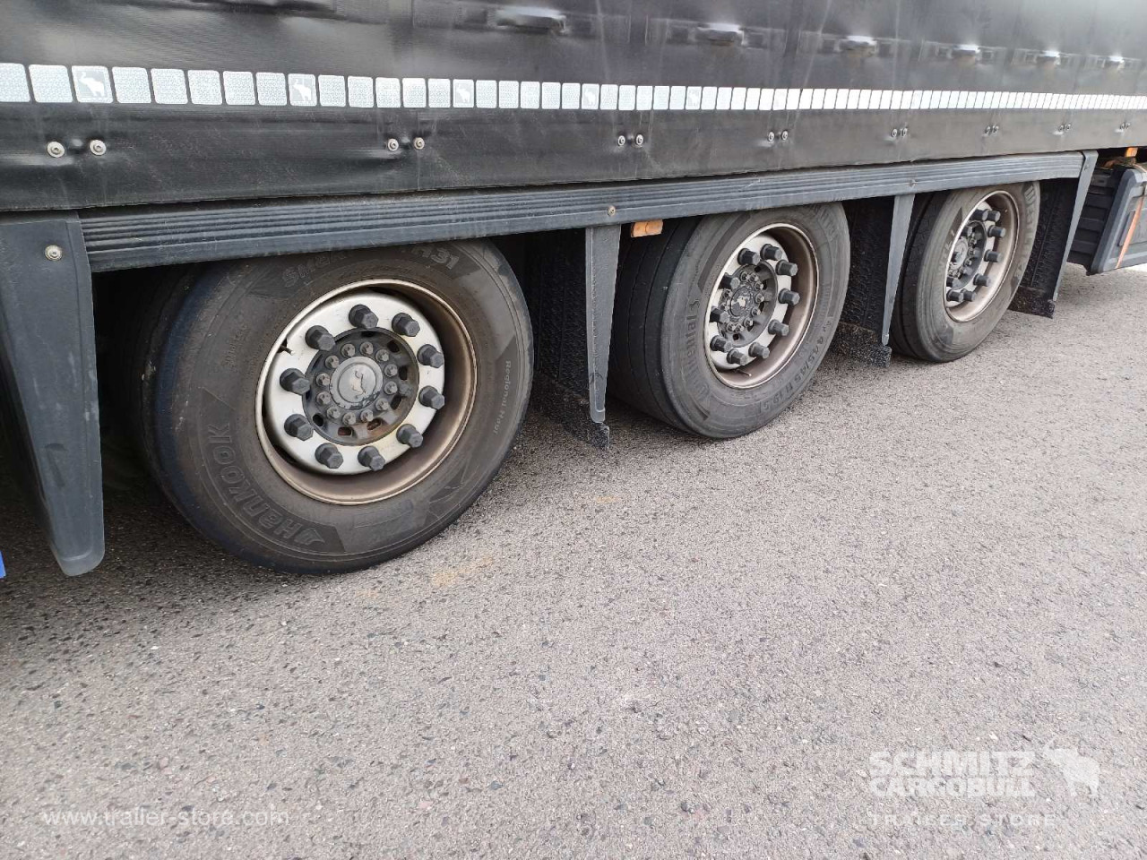 Schmitz Cargobull Curtainsider Mega 