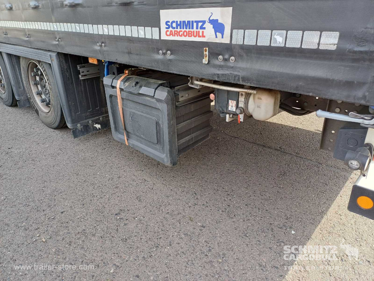 Schmitz Cargobull Curtainsider Mega 