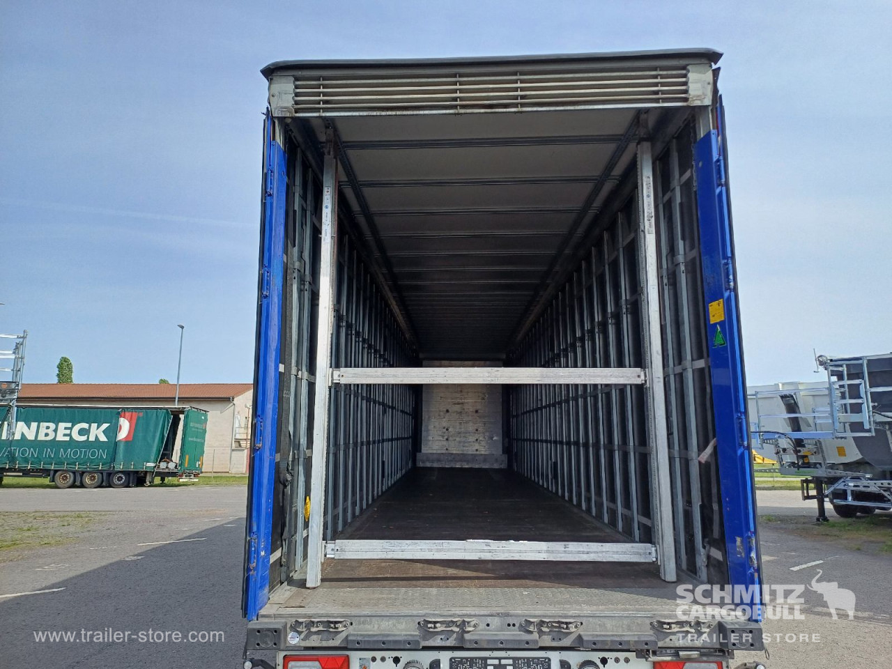 Schmitz Cargobull Curtainsider Mega 