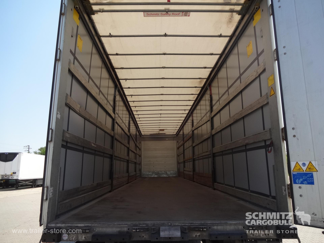 Schmitz Cargobull Curtainsider Standard 