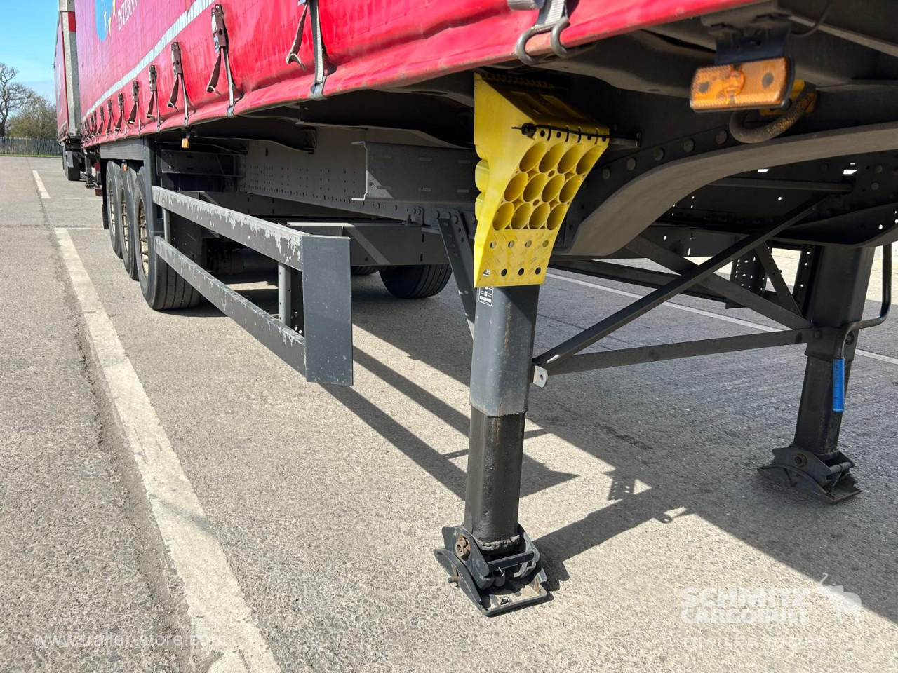 Schmitz Cargobull Curtainsider Standard UK 