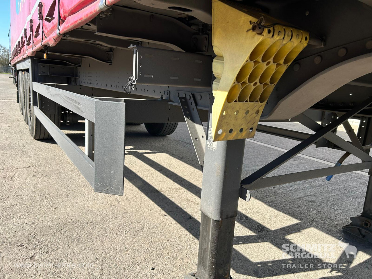 Schmitz Cargobull Curtainsider Standard UK 