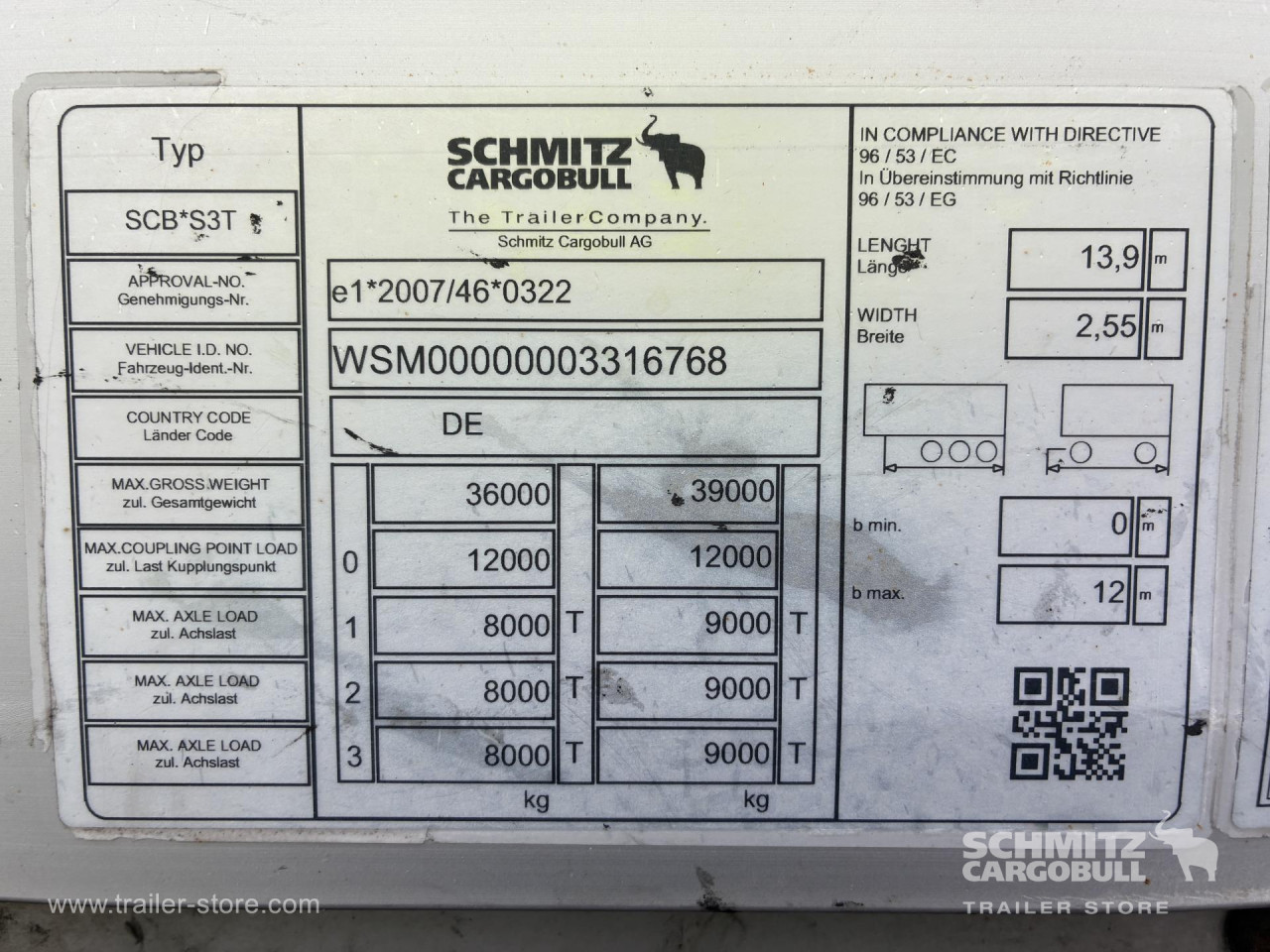 Schmitz Cargobull Curtainsider Mega Getränke 