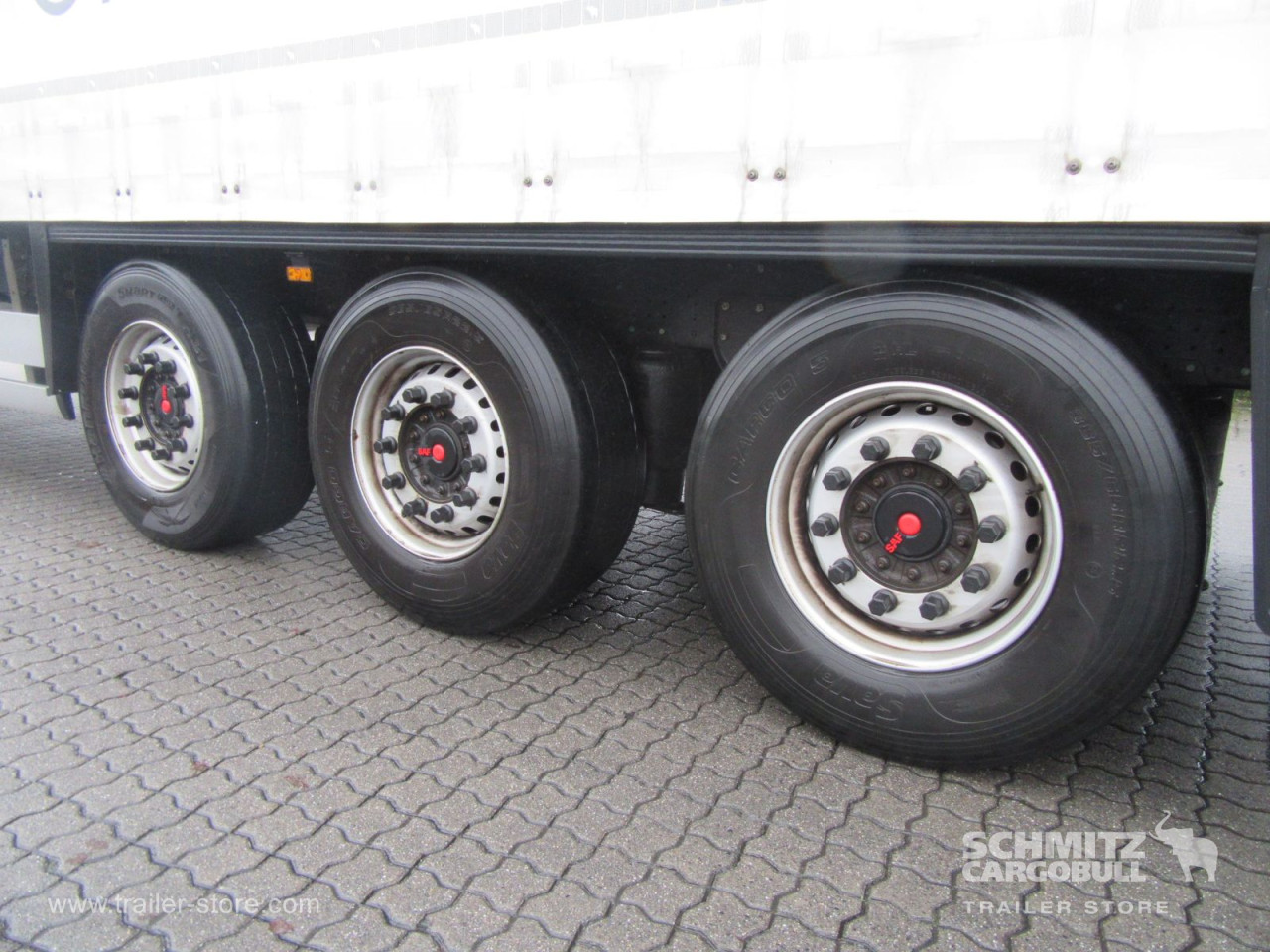 Schmitz Cargobull Curtainsider Standard Getränke 