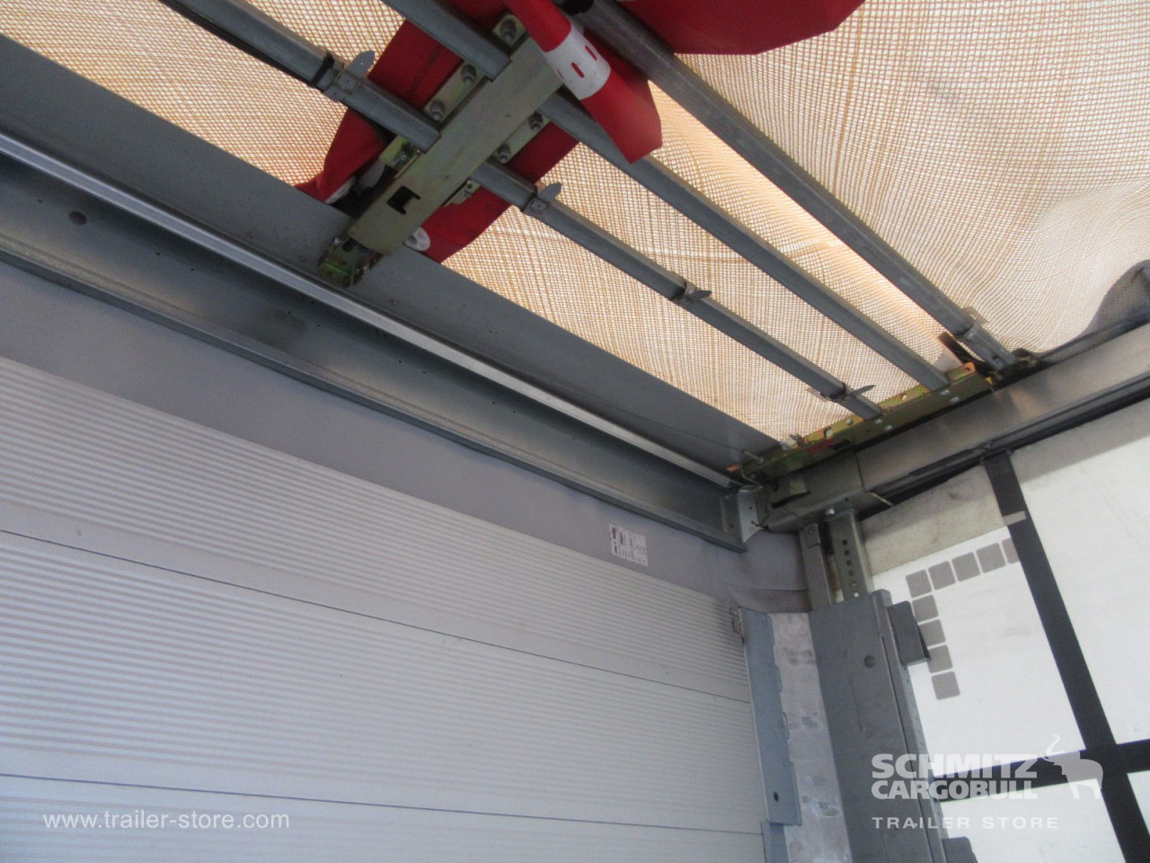 Schmitz Cargobull Curtainsider Standard Getränke 