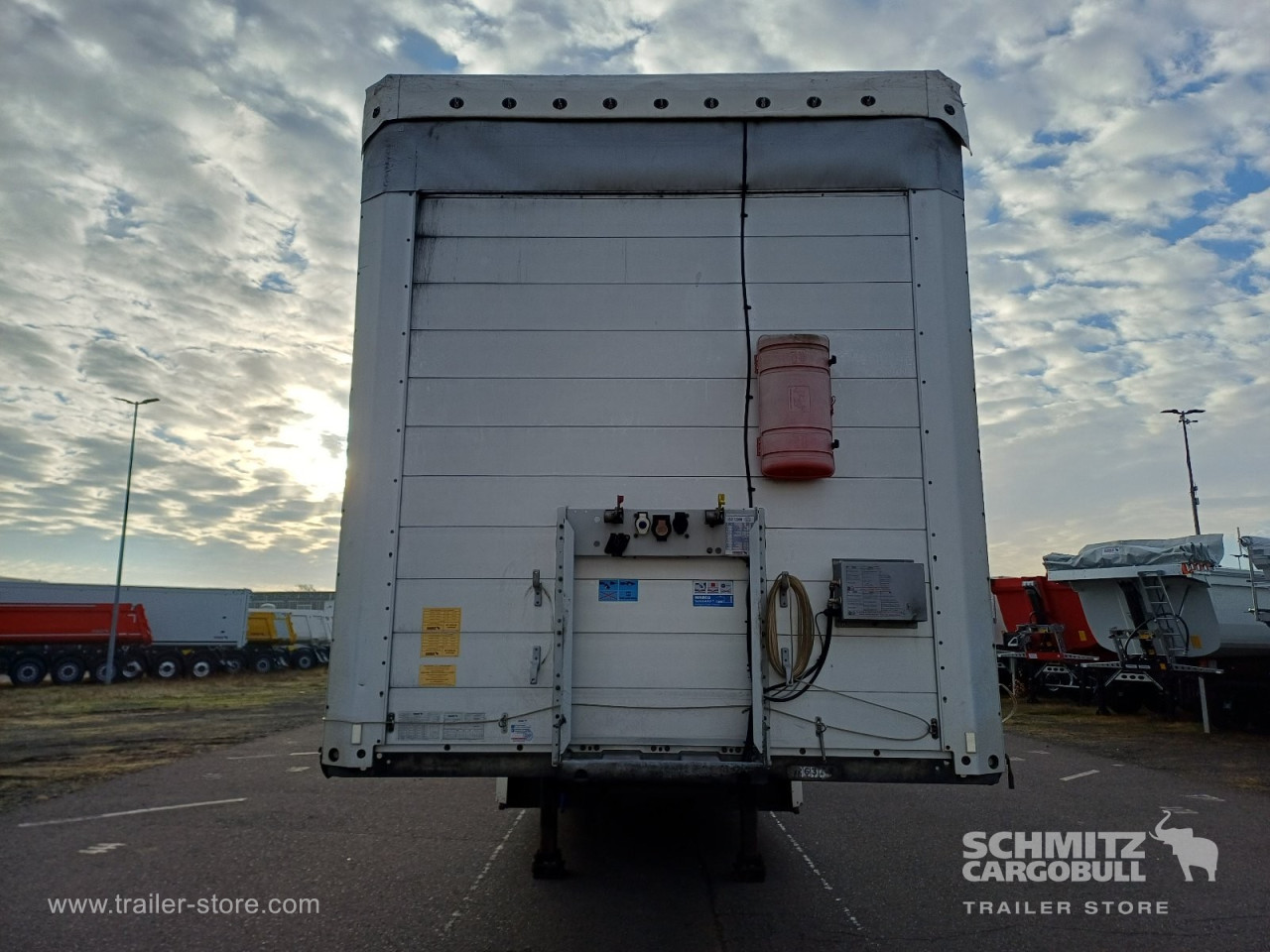 Schmitz Cargobull Curtainsider Standard 
