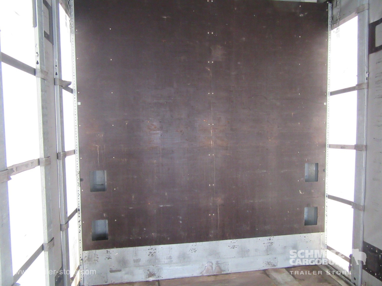 Schmitz Cargobull Curtainsider Mega Getränke 