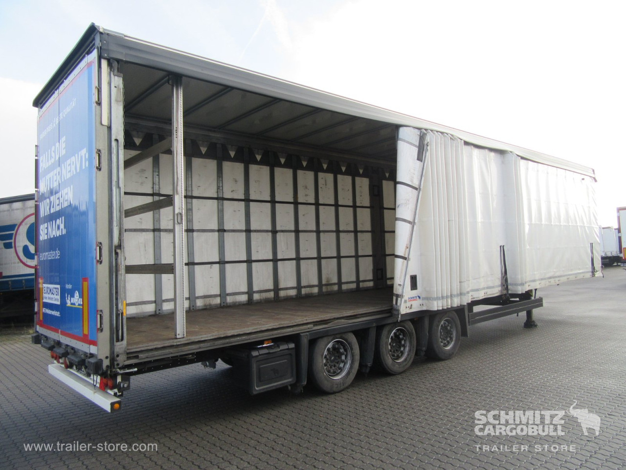 Schmitz Cargobull Curtainsider Mega Getränke 