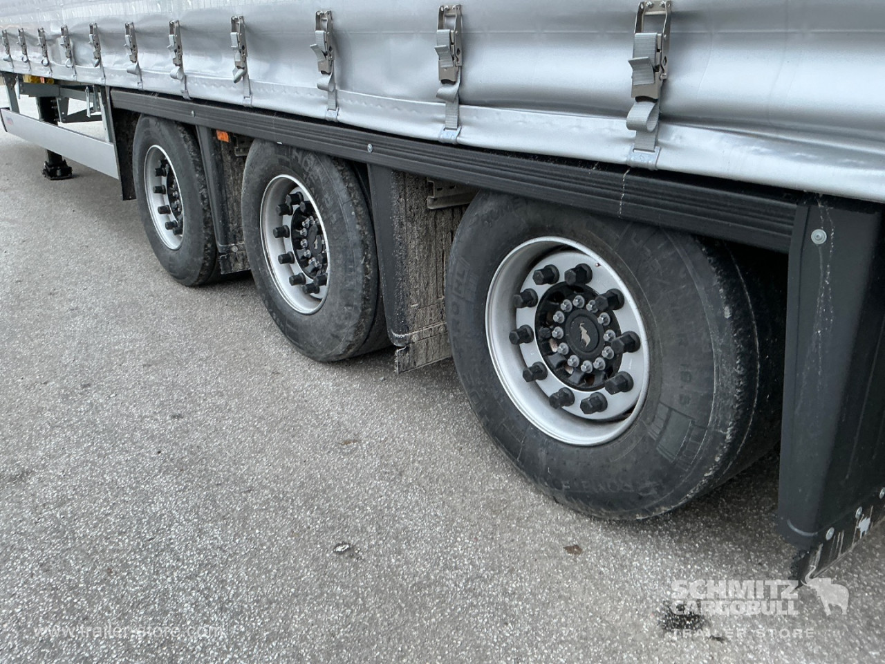 Schmitz Cargobull Curtainsider Mega 