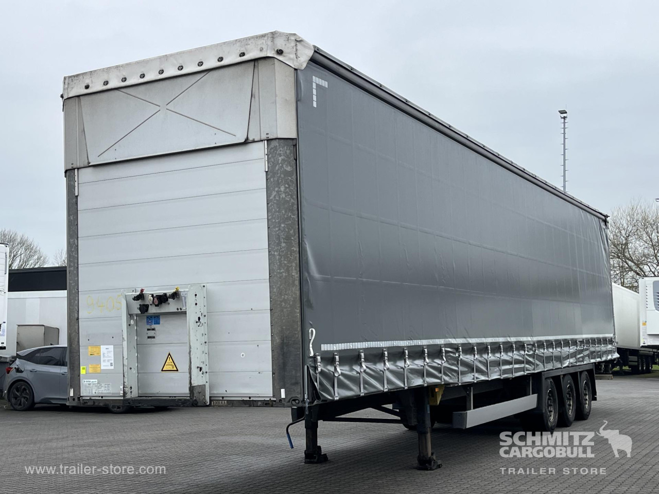 Schmitz Cargobull Curtainsider Mega Getränke 