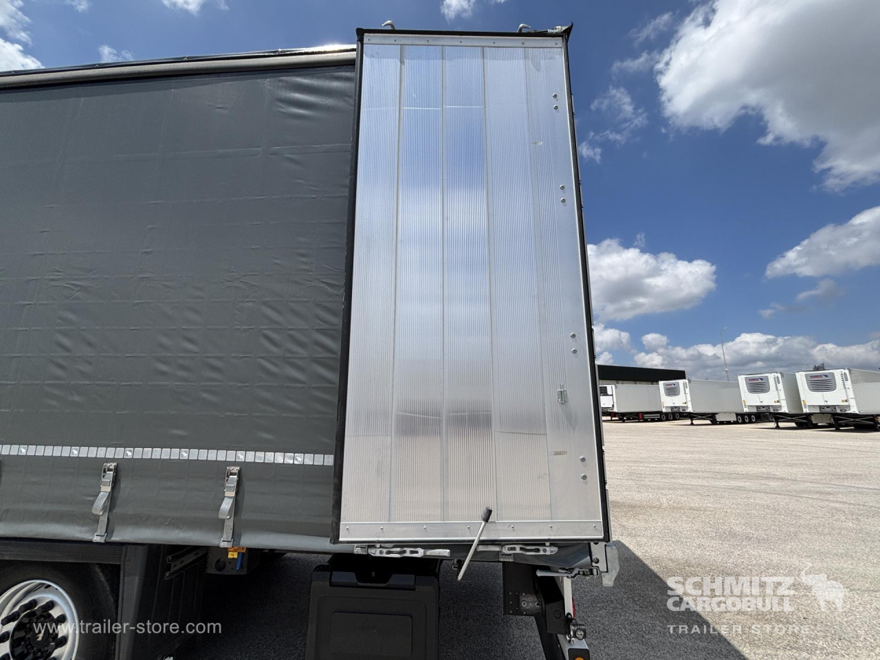 Schmitz Cargobull Curtainsider Mega 