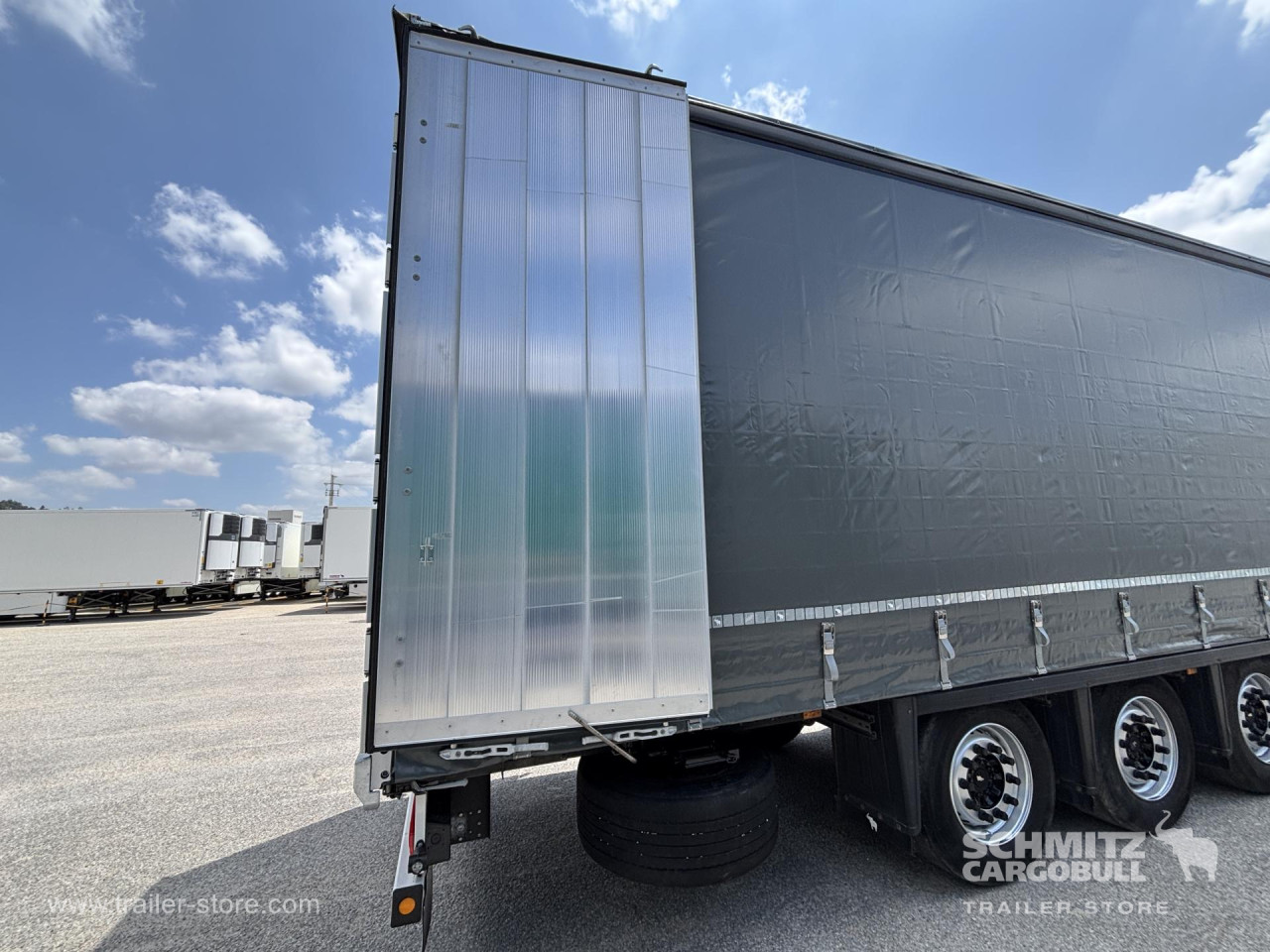 Schmitz Cargobull Curtainsider Mega 
