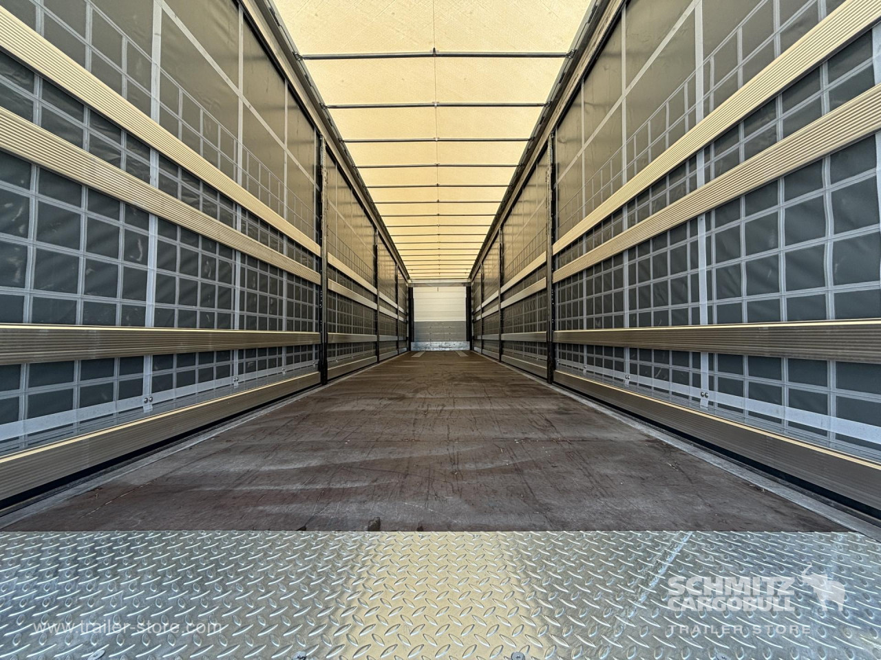 Schmitz Cargobull Curtainsider Mega 