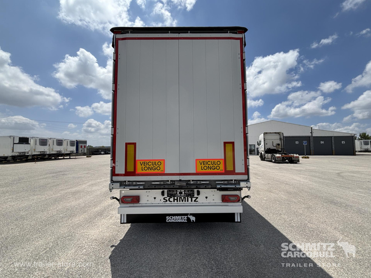 Schmitz Cargobull Curtainsider Mega 