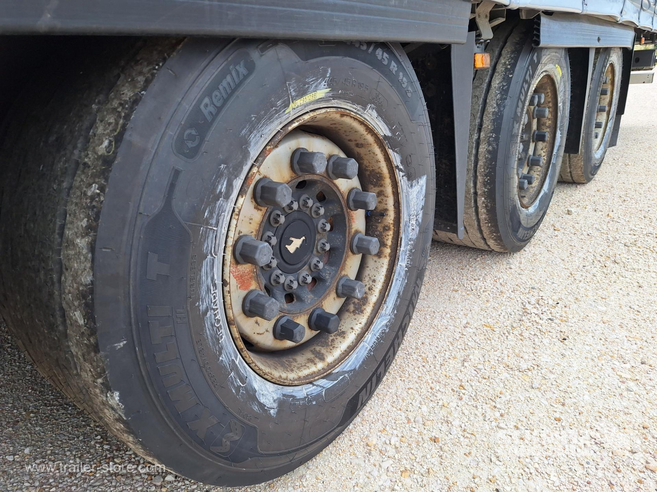 Schmitz Cargobull Curtainsider Mega 