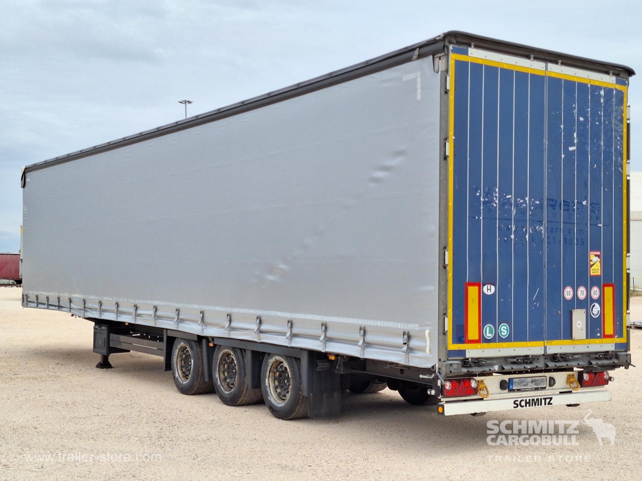 Schmitz Cargobull Curtainsider Mega 