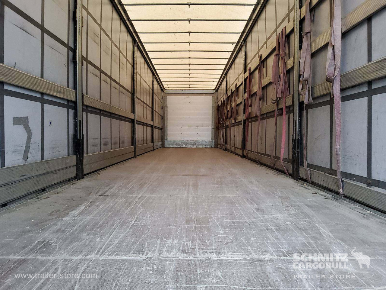 Schmitz Cargobull Curtainsider Standard Getränke 