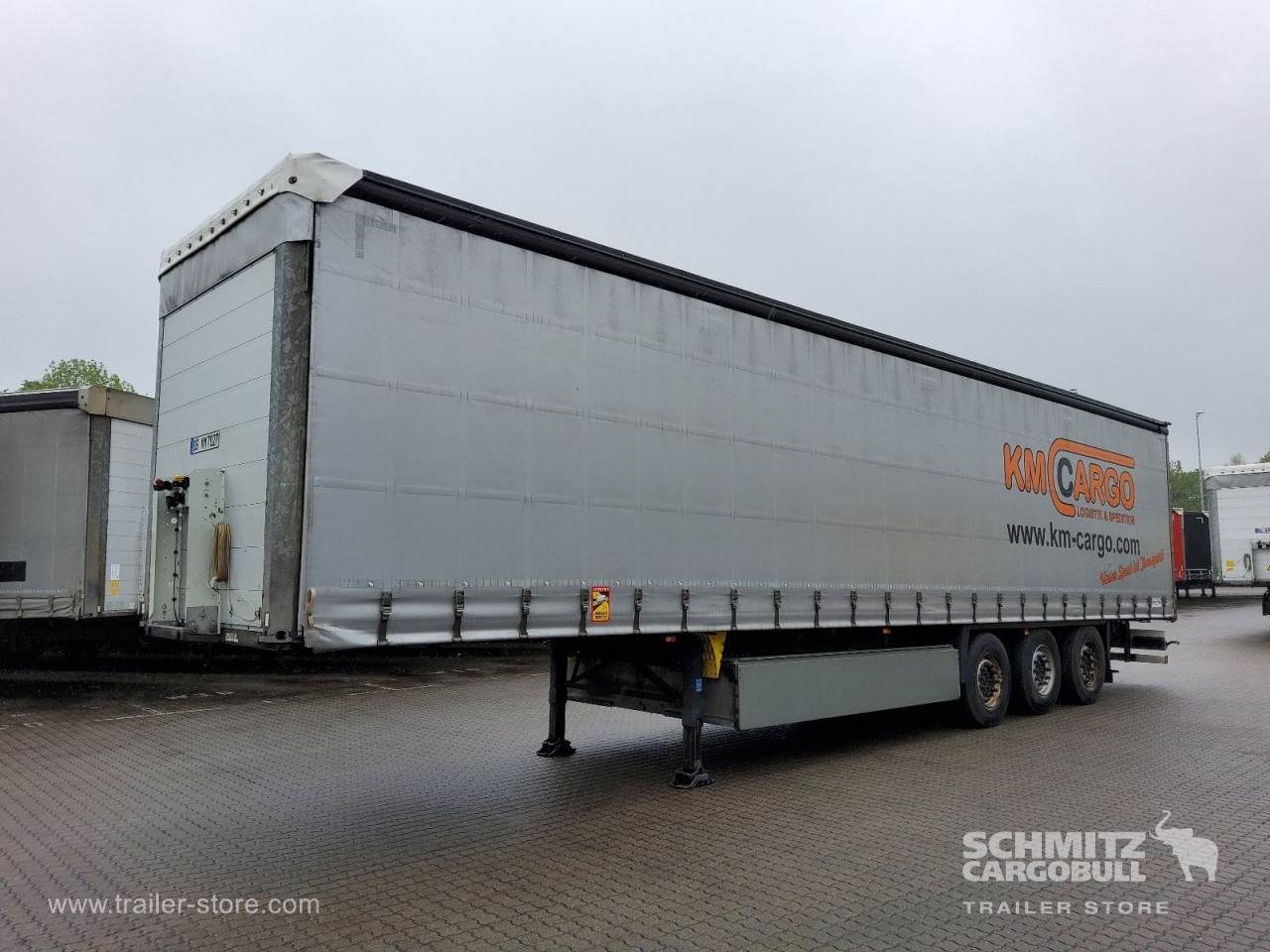 Schmitz Cargobull Curtainsider Standard Getränke 