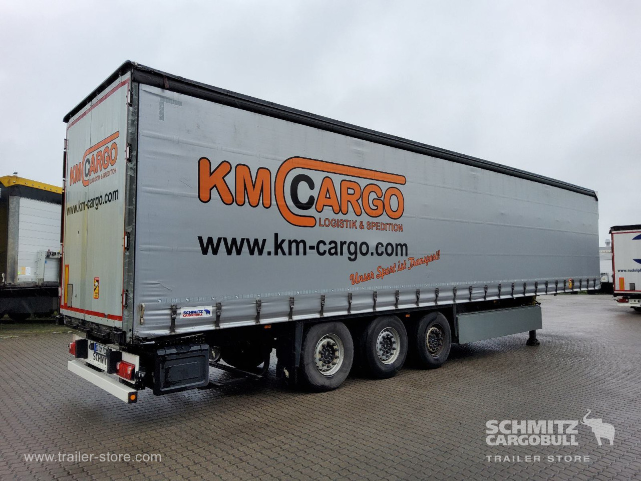 Schmitz Cargobull Curtainsider Standard Getränke 