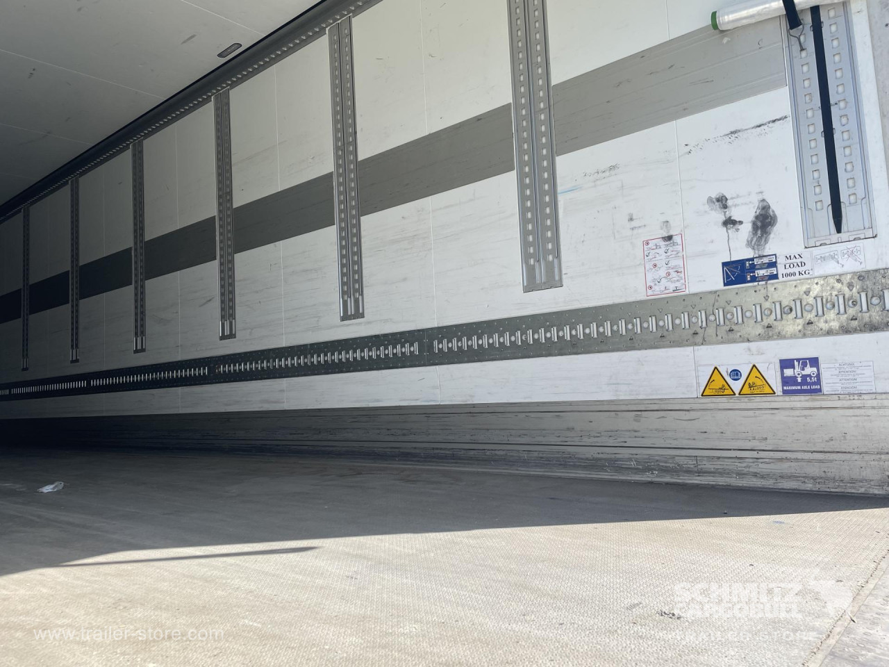 Schmitz Cargobull Tiefkühler Standard Doppelstock Trennwand Ladebordwand 