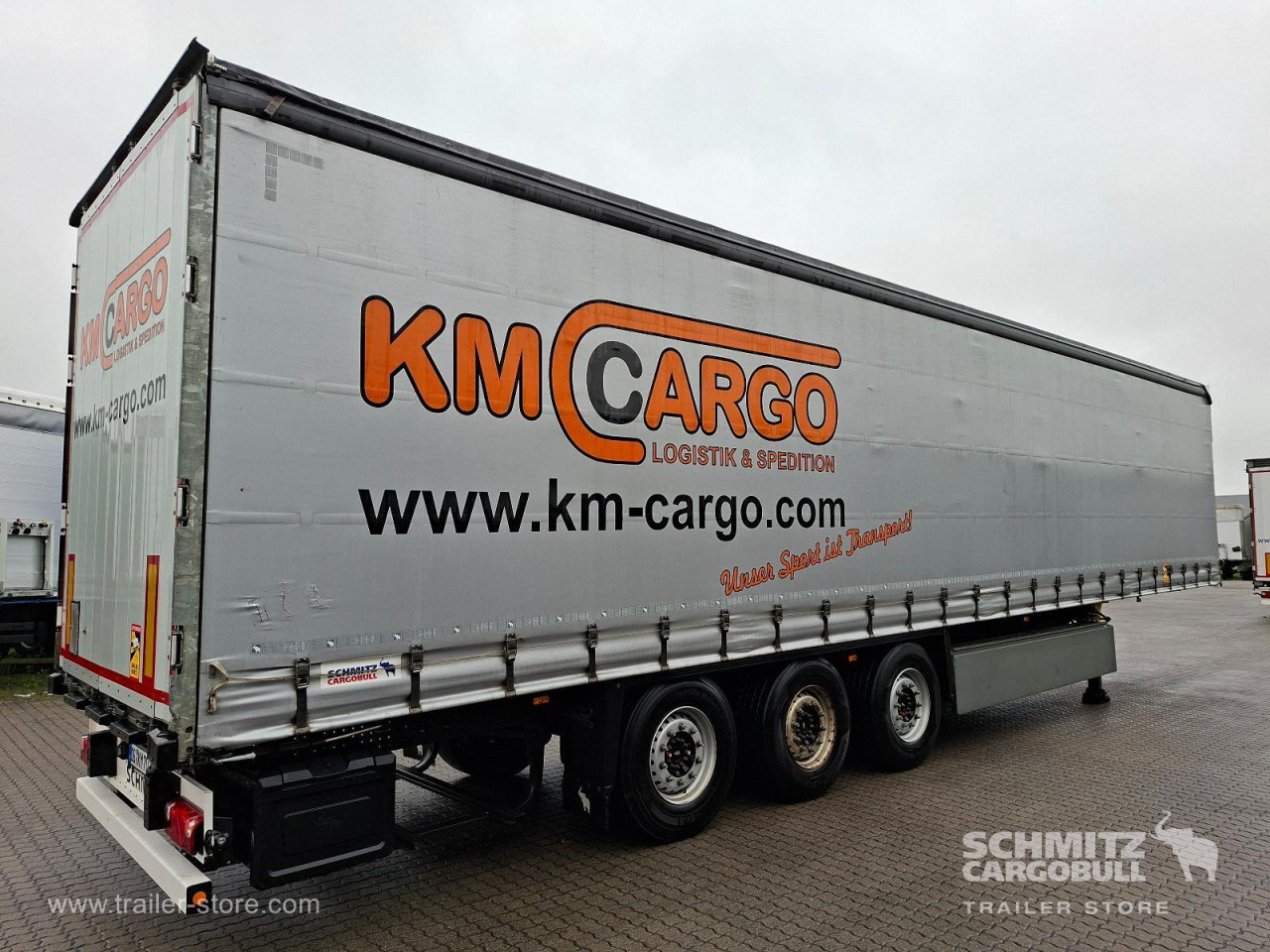 Schmitz Cargobull Curtainsider Standard Getränke 