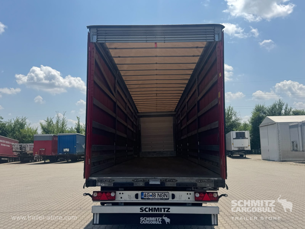 Schmitz Cargobull Curtainsider Mega 