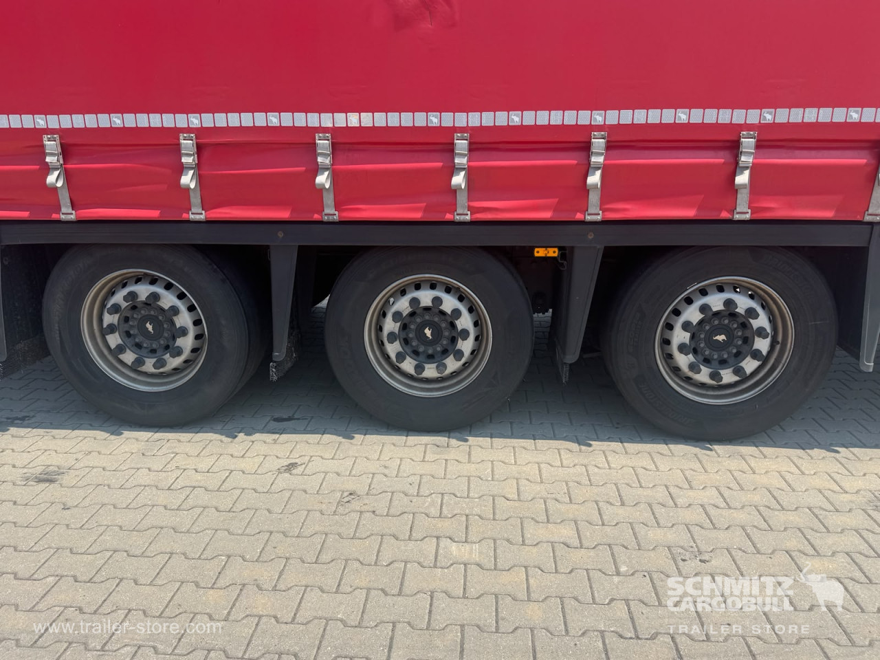 Schmitz Cargobull Curtainsider Mega 