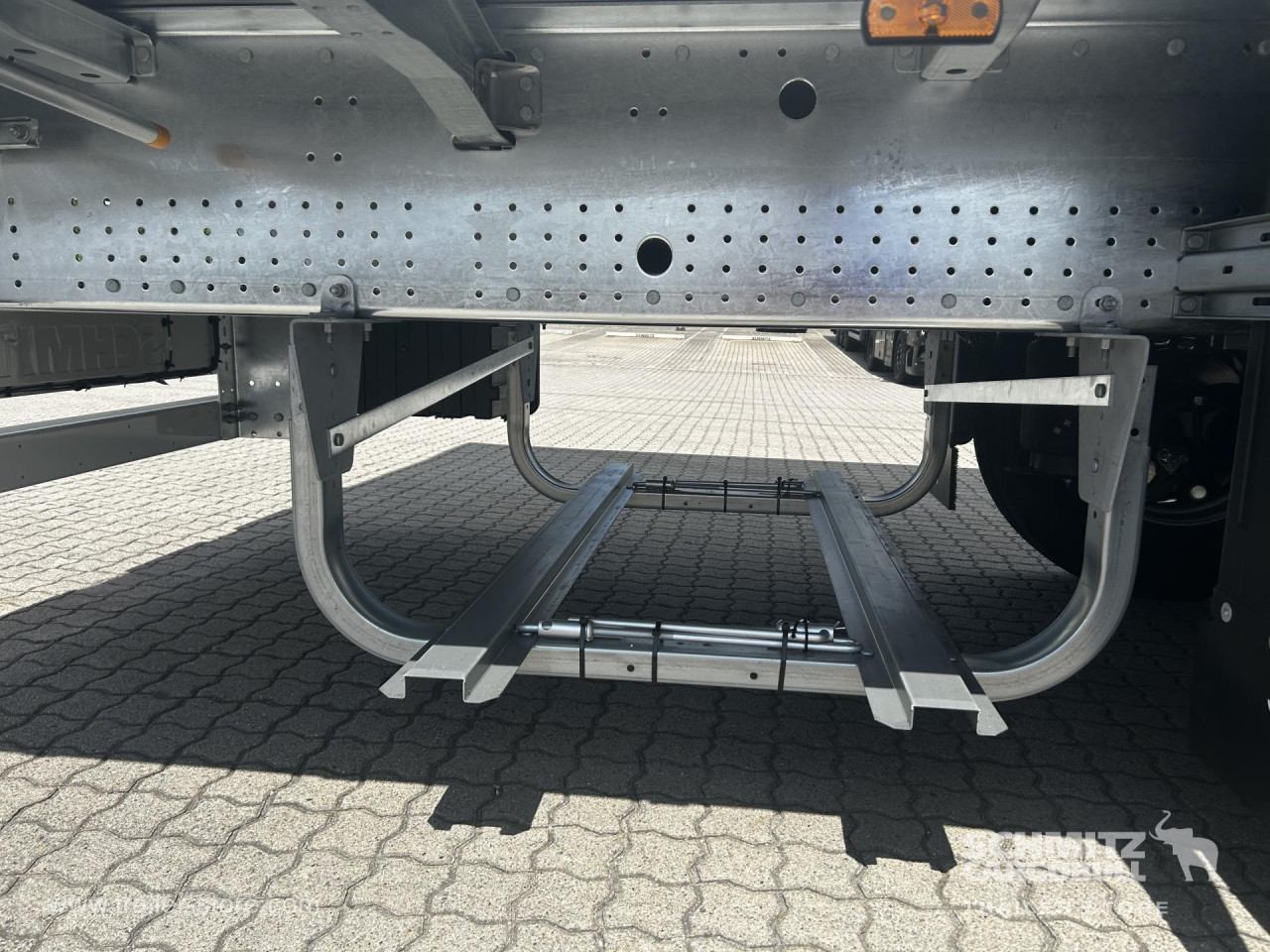 Schmitz Cargobull Curtainsider Standard 