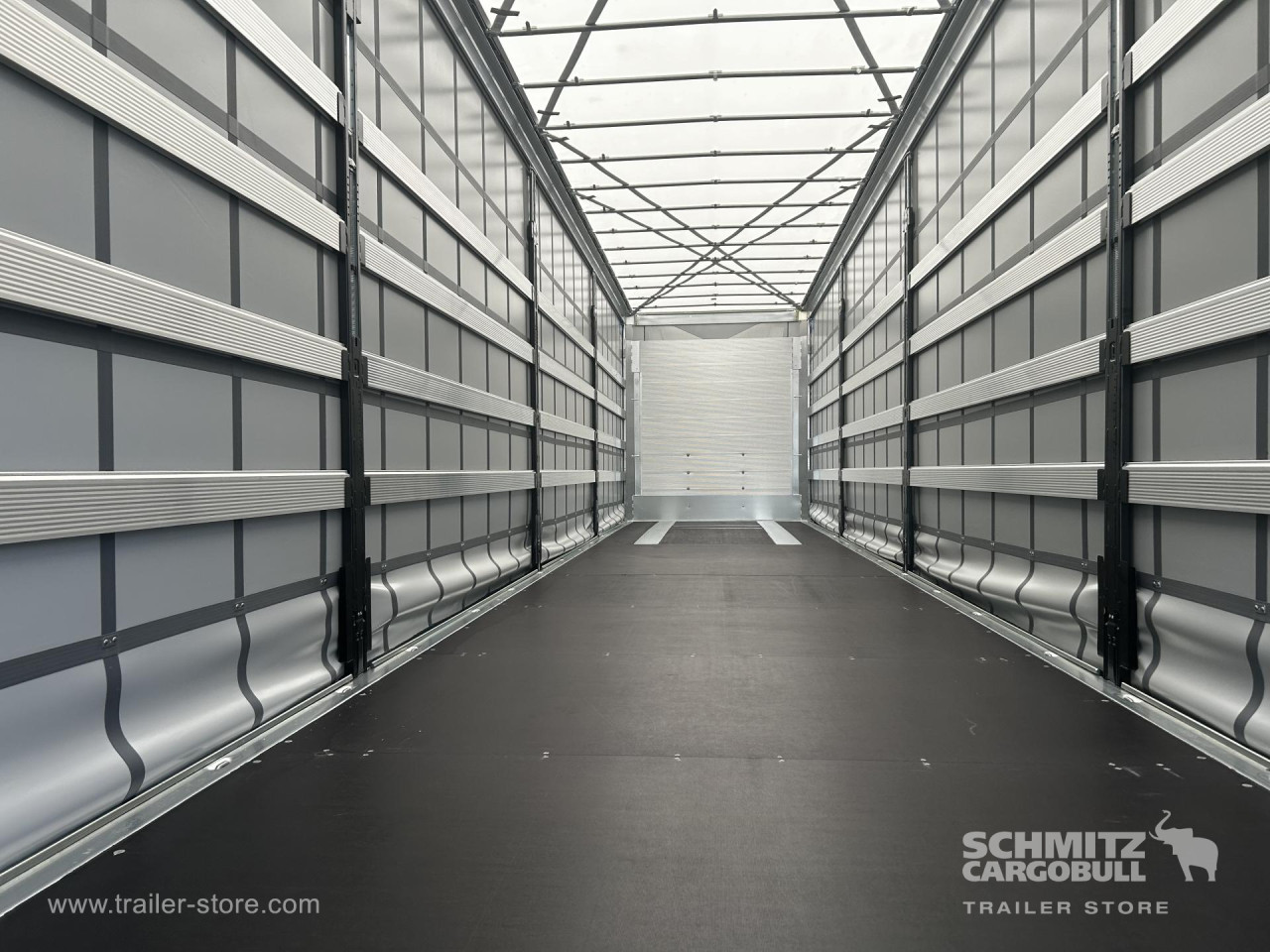 Schmitz Cargobull Curtainsider Mega Getränke 