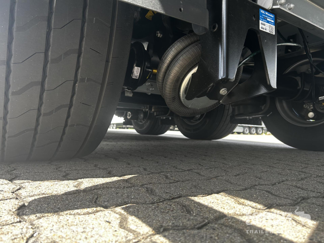 Schmitz Cargobull Curtainsider Mega Getränke 