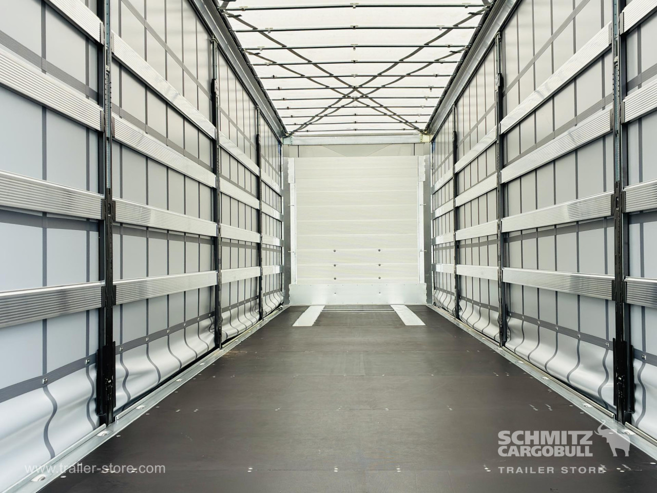 Schmitz Cargobull Curtainsider Mega Getränke 