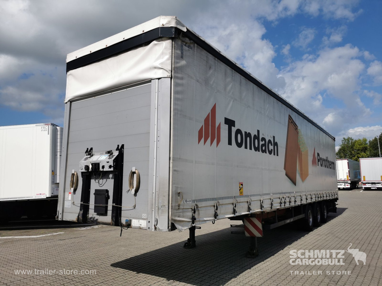 SCHWARZMUELLER Curtainsider Mega 