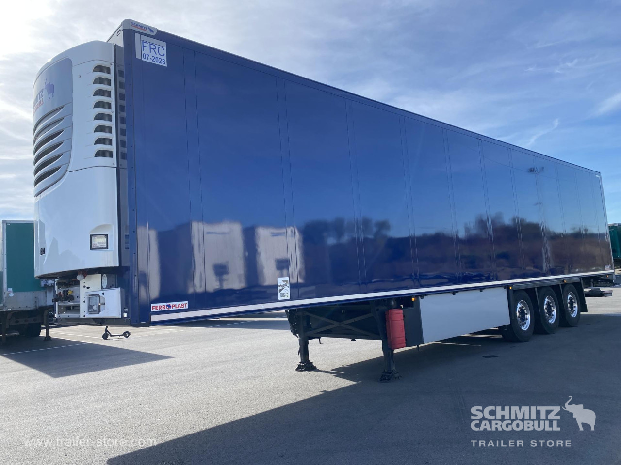 Schmitz Cargobull Semitrailer Reefer Standard Hayon 