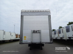 Schmitz Cargobull Curtainsider Standard Getränke 