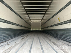 FRUEHAUF Semitrailer Dryfreight Standard Porte relevante 