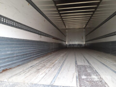 FRUEHAUF Semitrailer Dryfreight Standard Porte relevante 