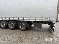 Schmitz Cargobull Curtainsider Standard Getränke 