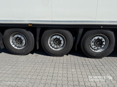 Schmitz Cargobull Tiefkühler Multitemp Doppelstock Trennwand 