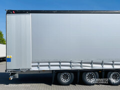 Schmitz Cargobull Curtainsider Mega Getränke 