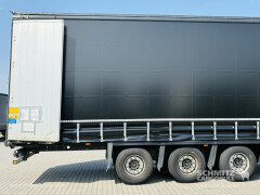 Schmitz Cargobull Curtainsider Mega Getränke 