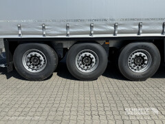Schmitz Cargobull Curtainsider Standard Getränke 