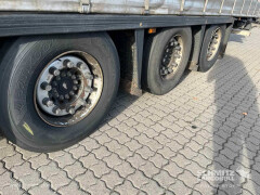 Schmitz Cargobull Curtainsider Mega Getränke 