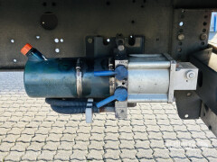 Schmitz Cargobull Curtainsider Mega Getränke 