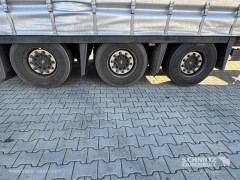 Schmitz Cargobull Curtainsider Mega 